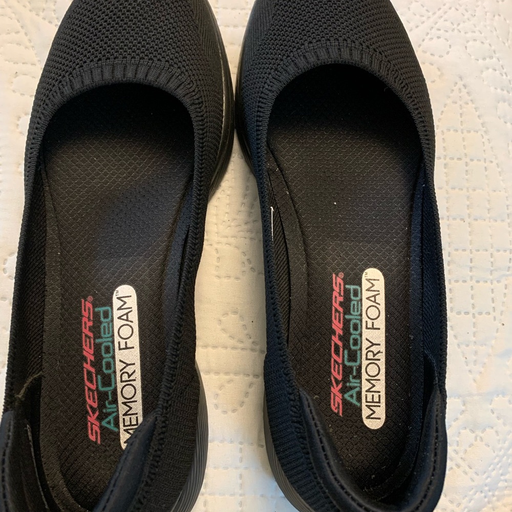Sketchers air cooled memory foam black flats
